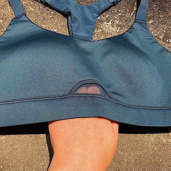 NWOT - Victoria Secret Sport Bra - Picture 7 of 11